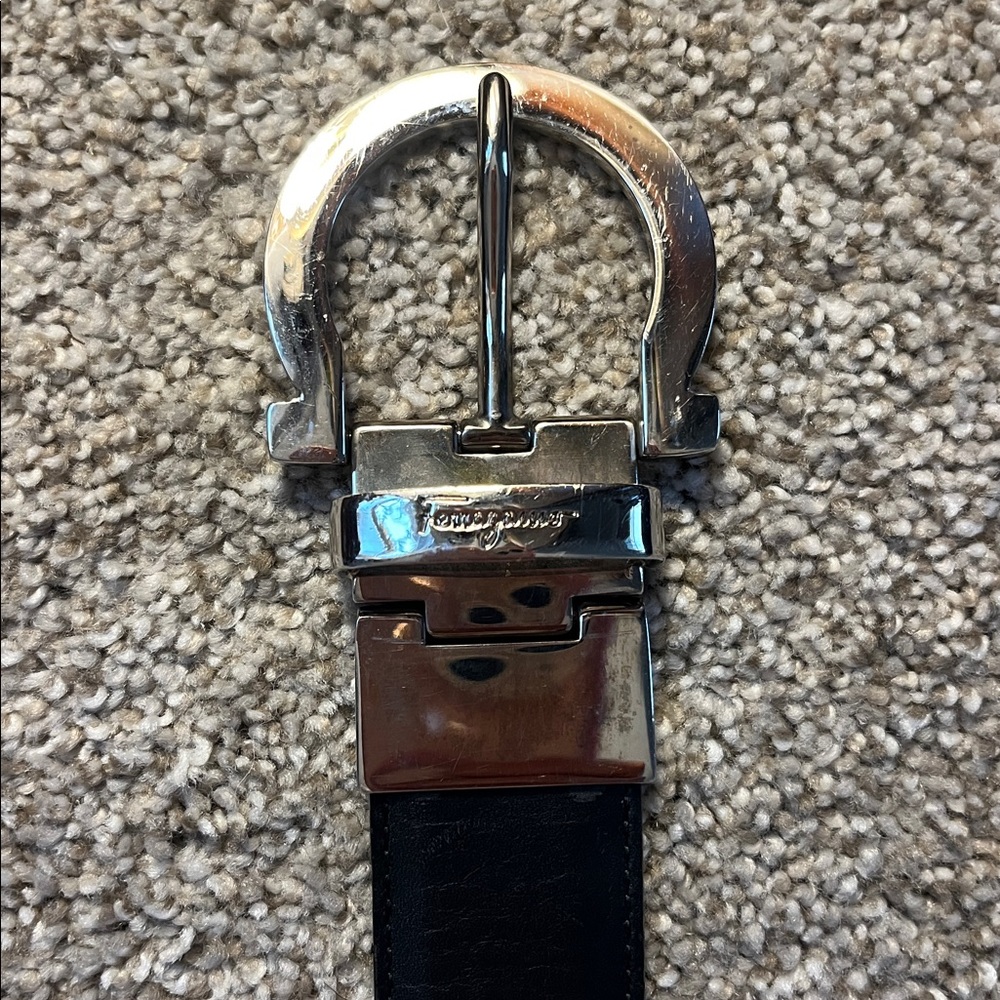 Ferragamo Black Leather Belt made in Italy Gorgeous Silver Toned Buckle -31-33 “